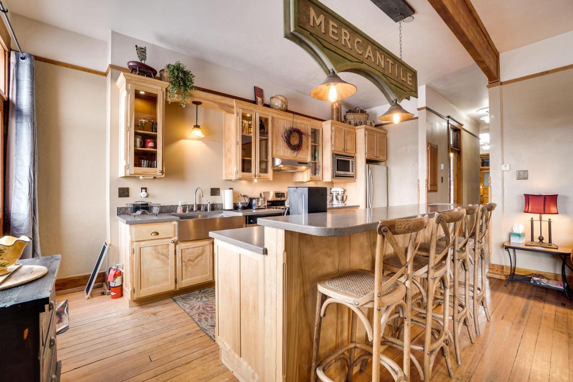 Vintage Downtown Laramie Apartment With Deck! Екстериор снимка